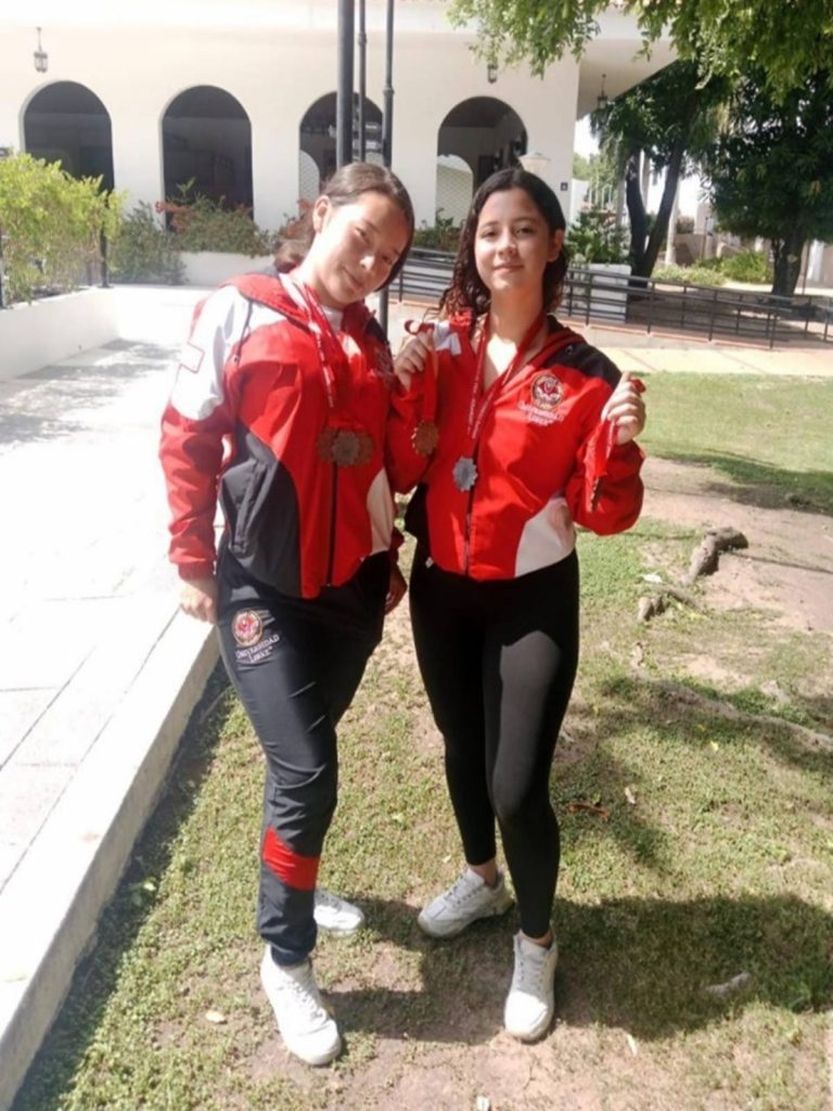 Angie Nicol Vargas Sarmiento y Paula Gabriela Torres Pérez